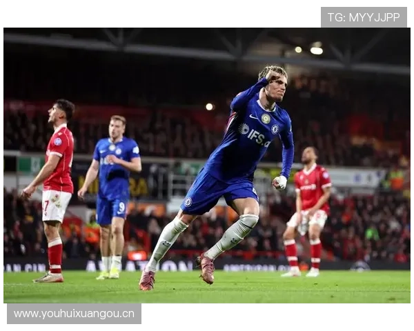 巴黎圣日耳曼中场断球问题凸显,控球稳定性面临考验,赛季走势或受制约 巴黎圣日耳曼中场断球问题凸显,控球稳定性面临考验,赛季走势或受制约