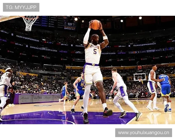 艾顿篮下掩护提升球队内线得分效率明显