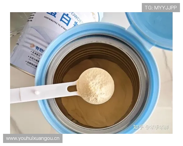 莱万训练完回家连水都不喝，冰箱里全是蛋白粉